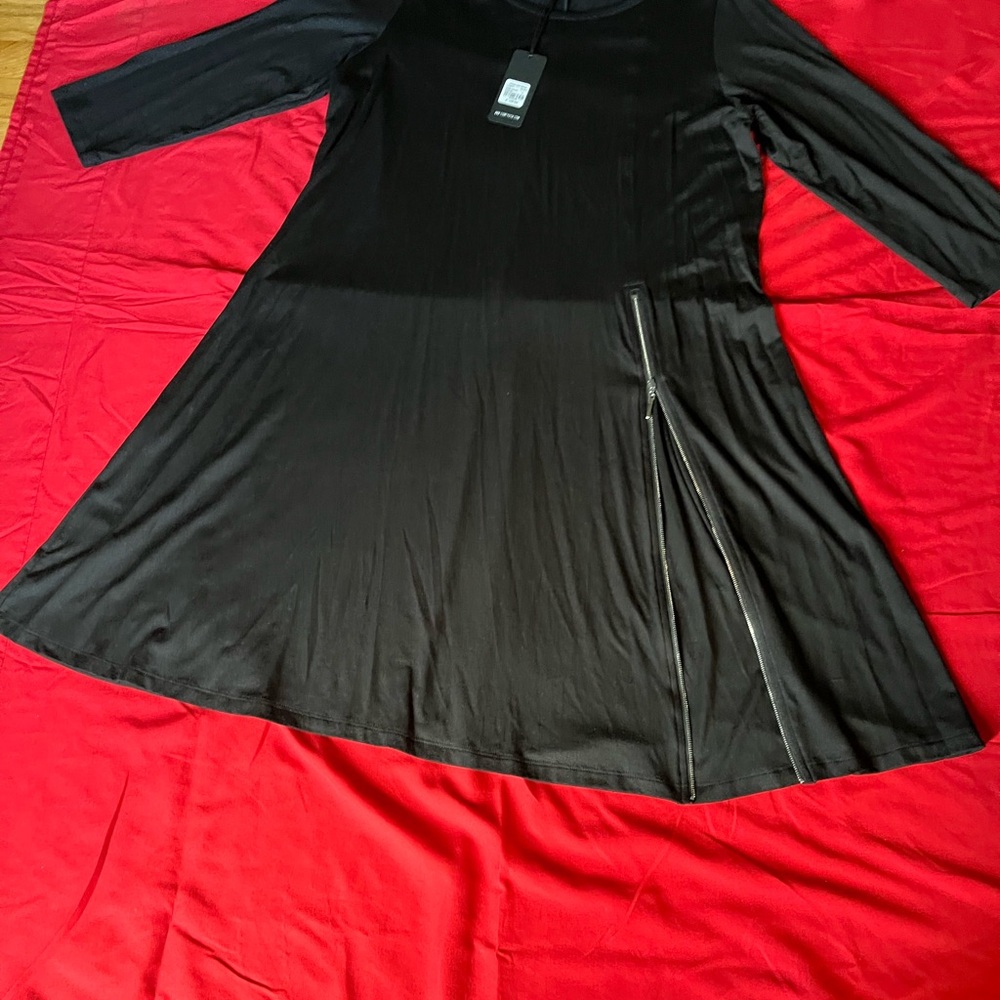 Black Pullover with stylish zipper - Picture 3 of 5